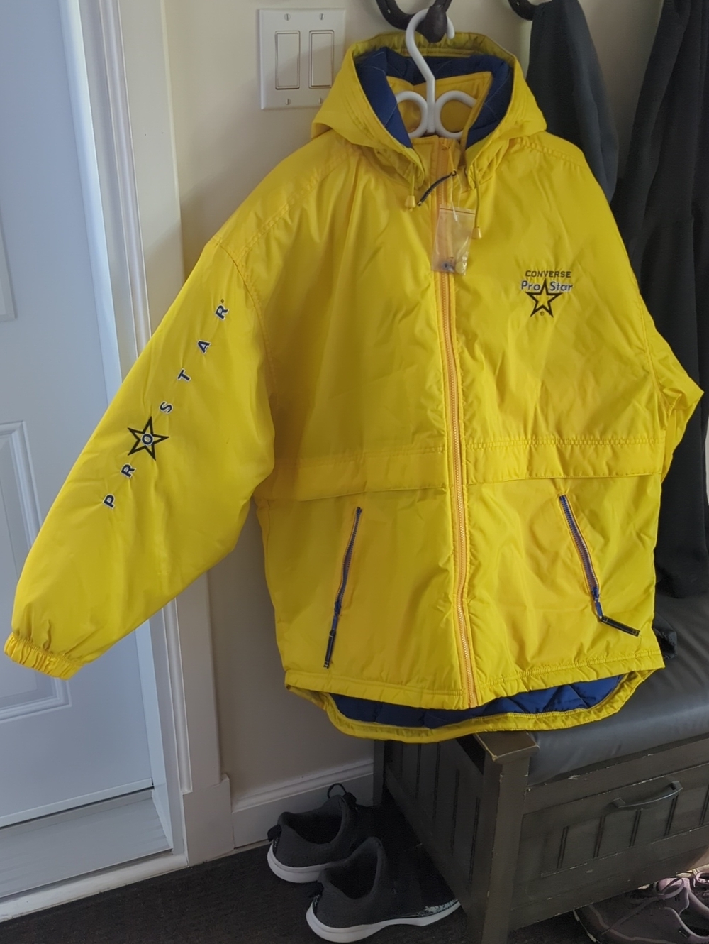 90's Converse Pro Star Men's XL Bright Yellow Hooded Puffer with Navy Lining